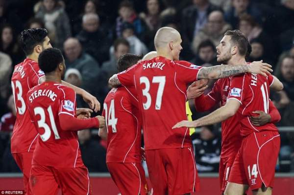 Liverpool áp sát M.U nhờ pha ghi bàn đẳng cấp của Henderson 11