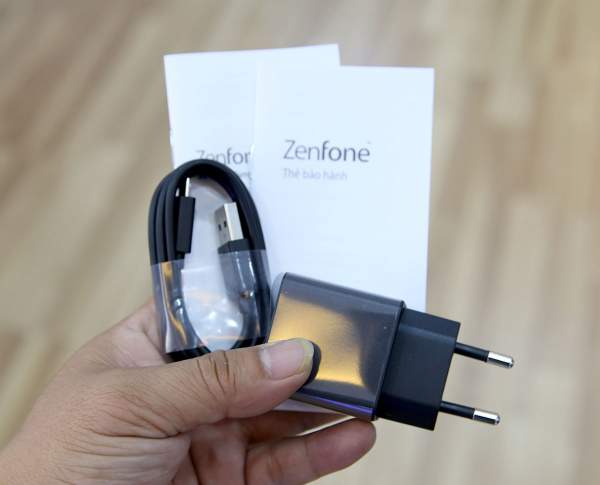 Đập hộp Zenfone 5 phiên bản 1,2 GHz mới về Việt Nam 3