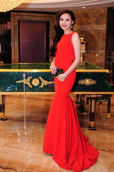 Diễm Hương, Ngô Thanh Vân mặc đẹp nhất tuần với sắc đỏ 1