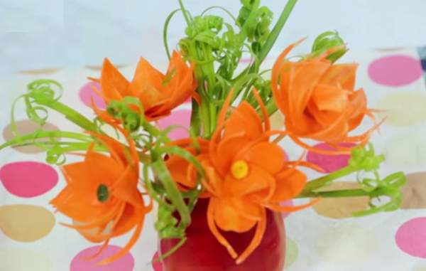 Cách tỉa hoa cà rốt đẹp lung linh cho mâm cỗ ngày Tết 14