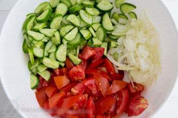 Cách làm salad dưa chuột cà chua giòn tan ngọt mát 5