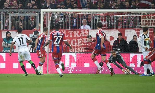 Chelsea nhọc nhằn giành 3 điểm, Neuer khiến Bayern ôm hận 5