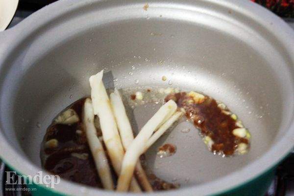 Cách làm món miến trộn sốt nấm thật ngon cho ngày lạnh 5