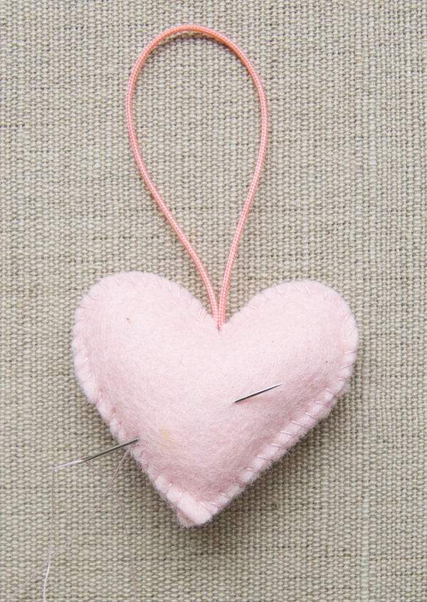 Cách làm trái tim nhồi bông xinh xắn cho ngày Valentine 7