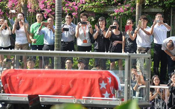 Dòng người Singapore tiễn đưa cựu Thủ tướng Lý Quang Diệu 4