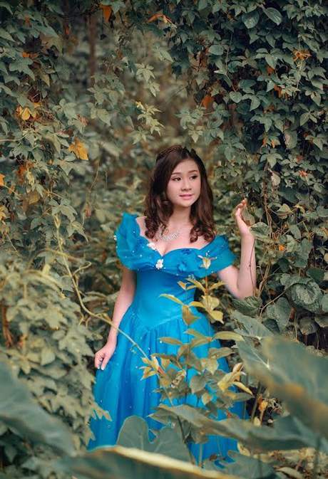 Nữ sinh Kinh tế hóa thân thành công chúa trong rừng xanh 9