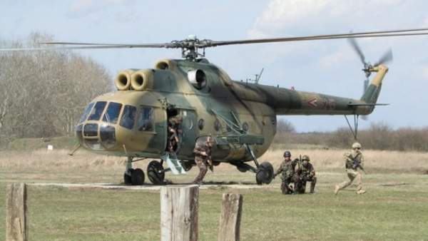 Khám phá trực thăng quân sự MI8 rơi ở đảo Phú Quý 2