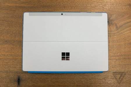 Microsoft bất ngờ trình làng Surface 3, “đối thủ nặng ký” của iPad Air 9