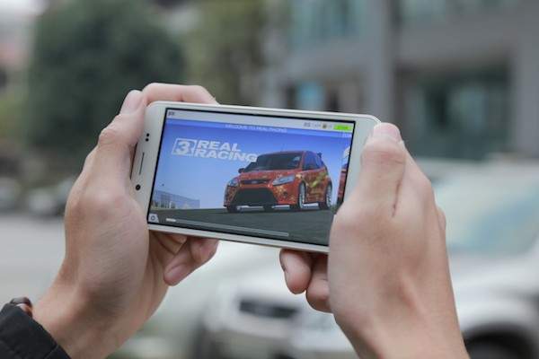 Racer Hero - smartphone cấu hình tốt tầm giá 4 triệu 2