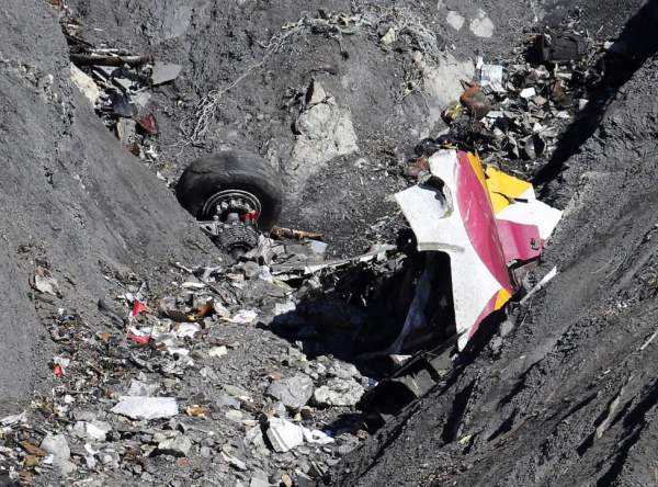 Vụ Airbus A320 rơi tại Pháp: Ngừng tìm kiếm nạn nhân 2