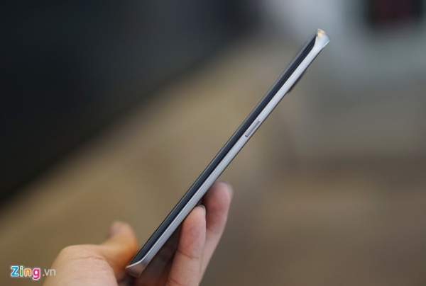 Đập hộp Galaxy S6 Edge màn hình cong bán ở VN 6