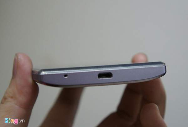 Smartphone không viền của Sharp về Việt Nam giá 7 triệu 9