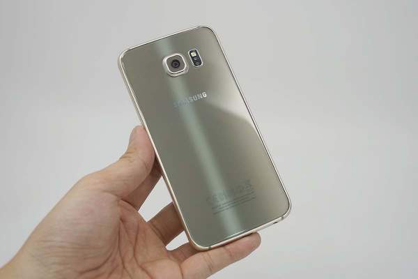 Đập hộp Galaxy S6 gold chính hãng tại Việt Nam 3