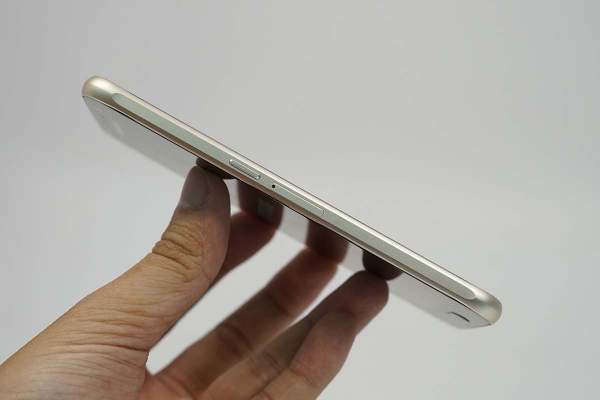 Đập hộp Galaxy S6 gold chính hãng tại Việt Nam 5