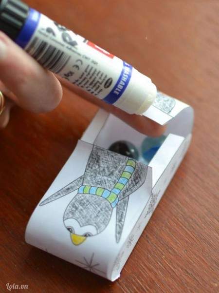 Cách làm con lật đật hình chim cánh cụt siêu cute 4