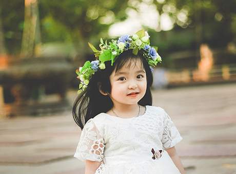 Bé gái 3 tuổi xinh như thiên thần khiến người xem không thể rời mắt 8