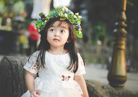 Bé gái 3 tuổi xinh như thiên thần khiến người xem không thể rời mắt 7