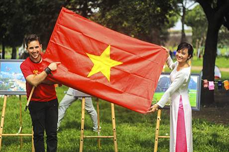 Du học sinh tổ chức ngày hội văn hóa Việt tại Italia 2