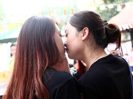 Cộng đồng LGBT tưng bừng trong ngày hội của riêng mình 8