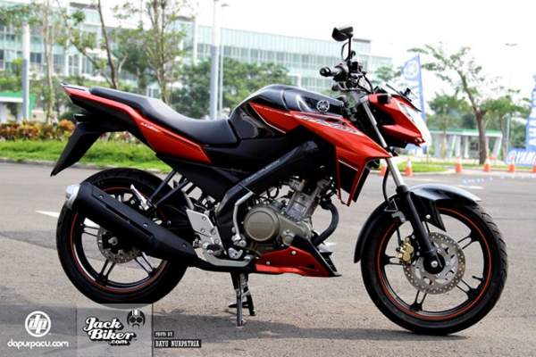 Yamaha ra mắt xe côn tay V-Ixion phiên bản mới 3