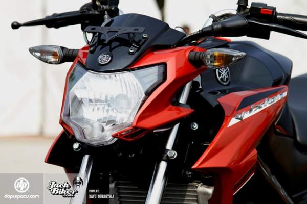 Yamaha ra mắt xe côn tay V-Ixion phiên bản mới 5