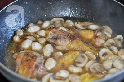 Cách làm gà nấu nấm thơm nức cho bữa tối 6
