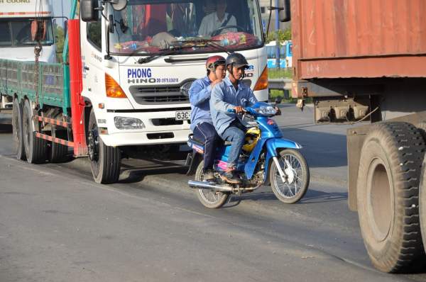 TPHCM yêu cầu xử lý triệt để “sống trâu” trên đại lộ nghìn tỉ 2