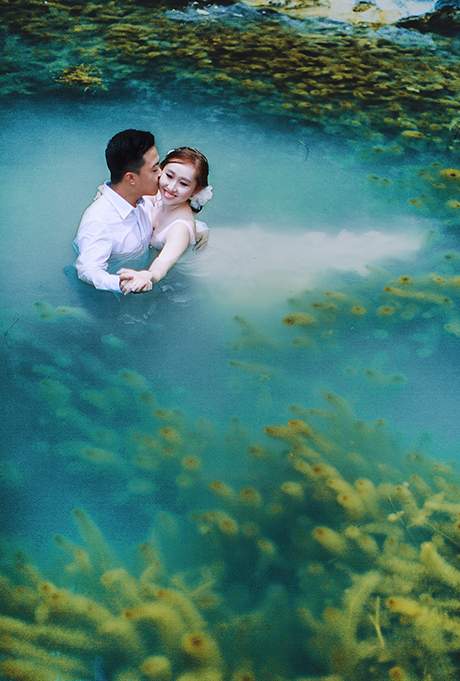 Thêm bộ ảnh cưới trên mặt nước đẹp như mơ 4