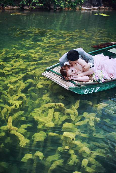 Thêm bộ ảnh cưới trên mặt nước đẹp như mơ 11