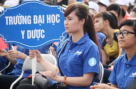 Tuổi trẻ Thái Nguyên nhảy flashmob ra quân mùa hè tình nguyện 2015 11