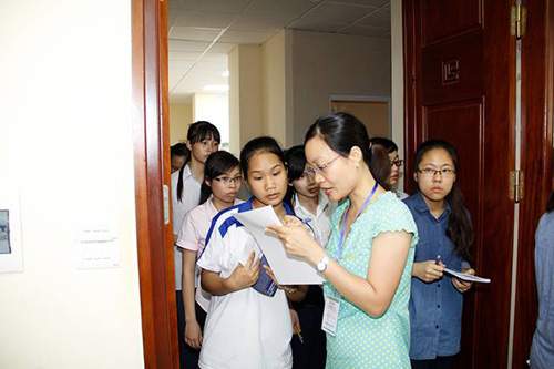 Sáng nay, hơn 6.000 thí sinh đầu tiên thi vào ĐH Quốc gia Hà Nội 13