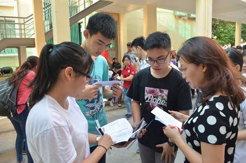 Sáng nay, hơn 6.000 thí sinh đầu tiên thi vào ĐH Quốc gia Hà Nội 3