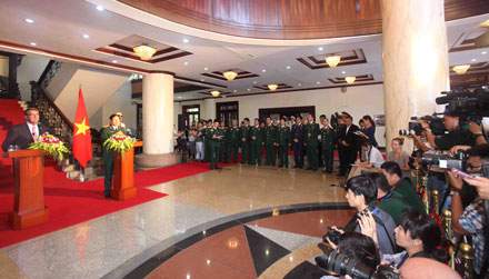 Bộ trưởng Quốc phòng: Việt Nam chỉ kè đảo để tránh xói lở 2