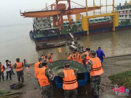 Trung Quốc dốc toàn lực giải cứu nạn nhân vụ chìm tàu 5