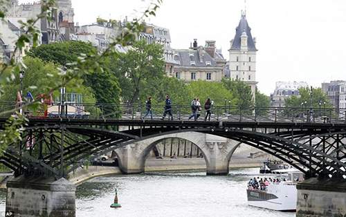 Hình ảnh Paris chính thức phá dỡ hàng trăm nghìn “biểu tượng tình yêu“ 14