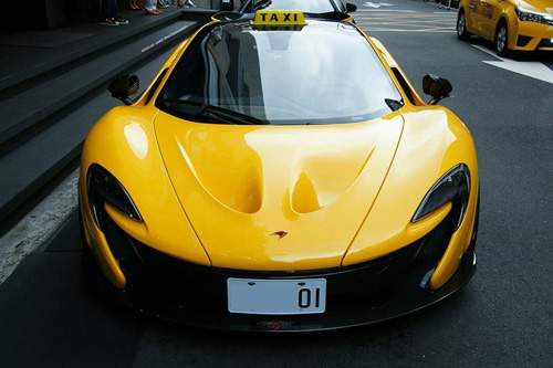 Siêu xe triệu đô McLaren P1 làm taxi 3