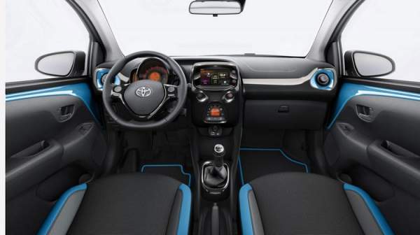 Toyota Aygo 2015 tiêu thụ 3.8 lít/100km trình làng 2