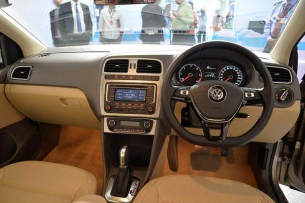 Volkswagen Vento 2015 giá 12.300 USD khiến dân Việt "thèm" 3