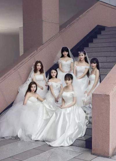Trào lưu dùng váy cưới chụp ảnh kỷ yếu của nữ sinh Trung Quốc 11