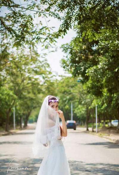 Trào lưu dùng váy cưới chụp ảnh kỷ yếu của nữ sinh Trung Quốc 15