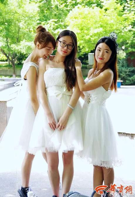 Trào lưu dùng váy cưới chụp ảnh kỷ yếu của nữ sinh Trung Quốc 4