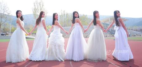 Trào lưu dùng váy cưới chụp ảnh kỷ yếu của nữ sinh Trung Quốc 20