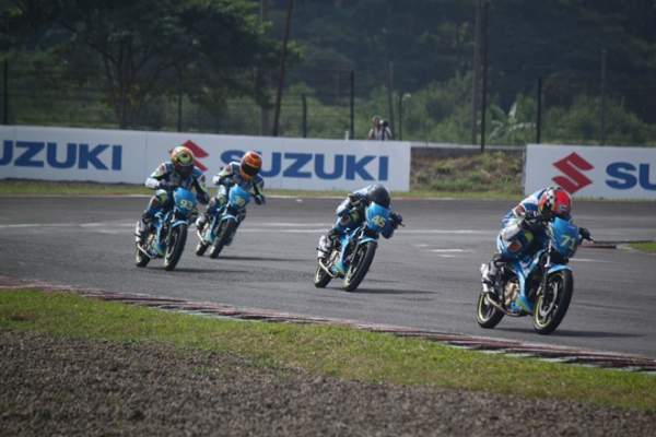 Khởi tranh vòng 2 giải đua Suzuki Raider châu Á 3