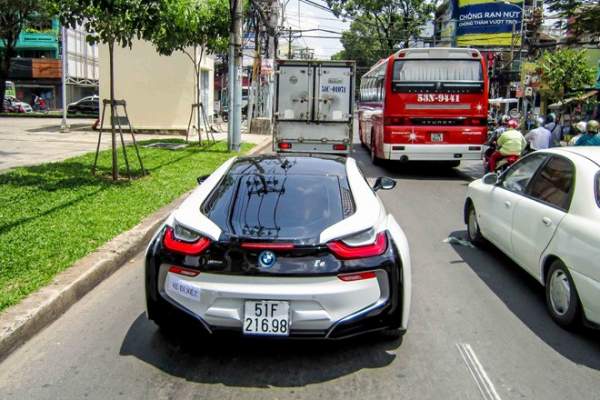 Siêu xe BMW i8 ở Sài Gòn giá trên 7 tỷ đồng 3