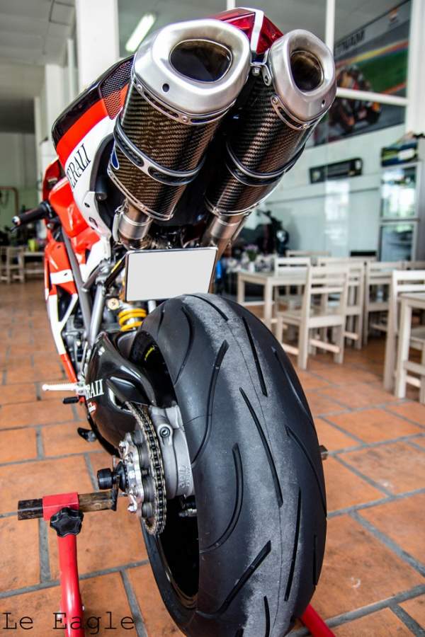 Ducati 848 Evo độ pô titan hàng độc ở Sài Gòn 6