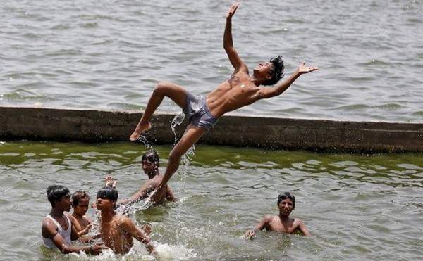 Chùm ảnh nắng nóng "thiêu đốt" Ấn Độ, hơn 600 người chết 4