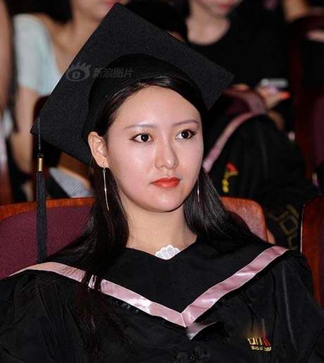 Nữ sinh Học viện Điện ảnh Bắc Kinh rạng ngời ngày tốt nghiệp 3