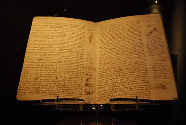 Cuốn sách Codex Leicerster của Leonardo da Vinci đắt nhất thế giới 2