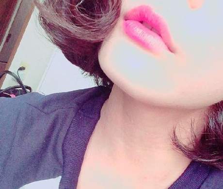 Nữ  sinh Nhật rộ trào lưu giấu mặt, khoe môi gợi cảm 4