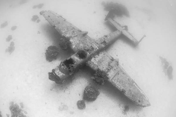 "Nghĩa địa" máy bay khổng lồ từ Thế Chiến II dưới đáy đại dương 5